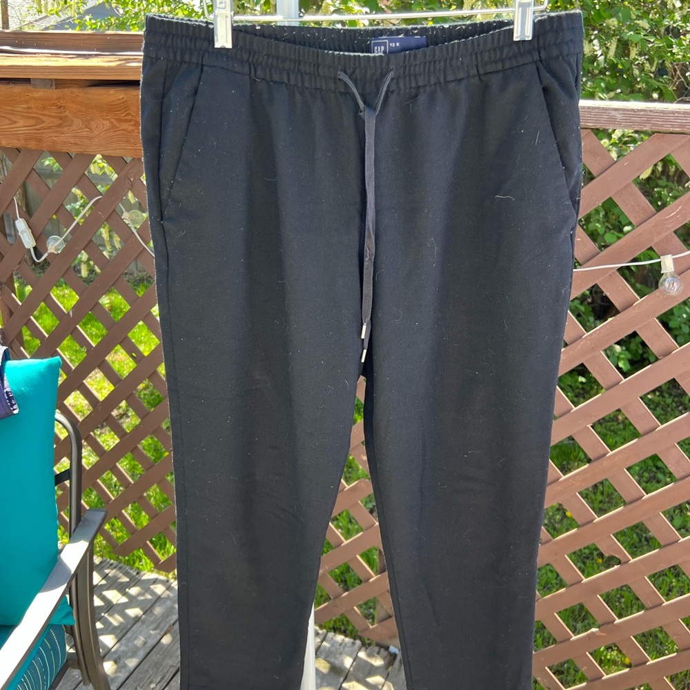 GAP Black Ankle Cropped Pants